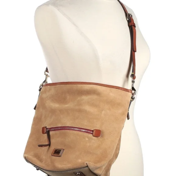 Dooney and Bourke leather shoulder bag - Picture 2 of 3